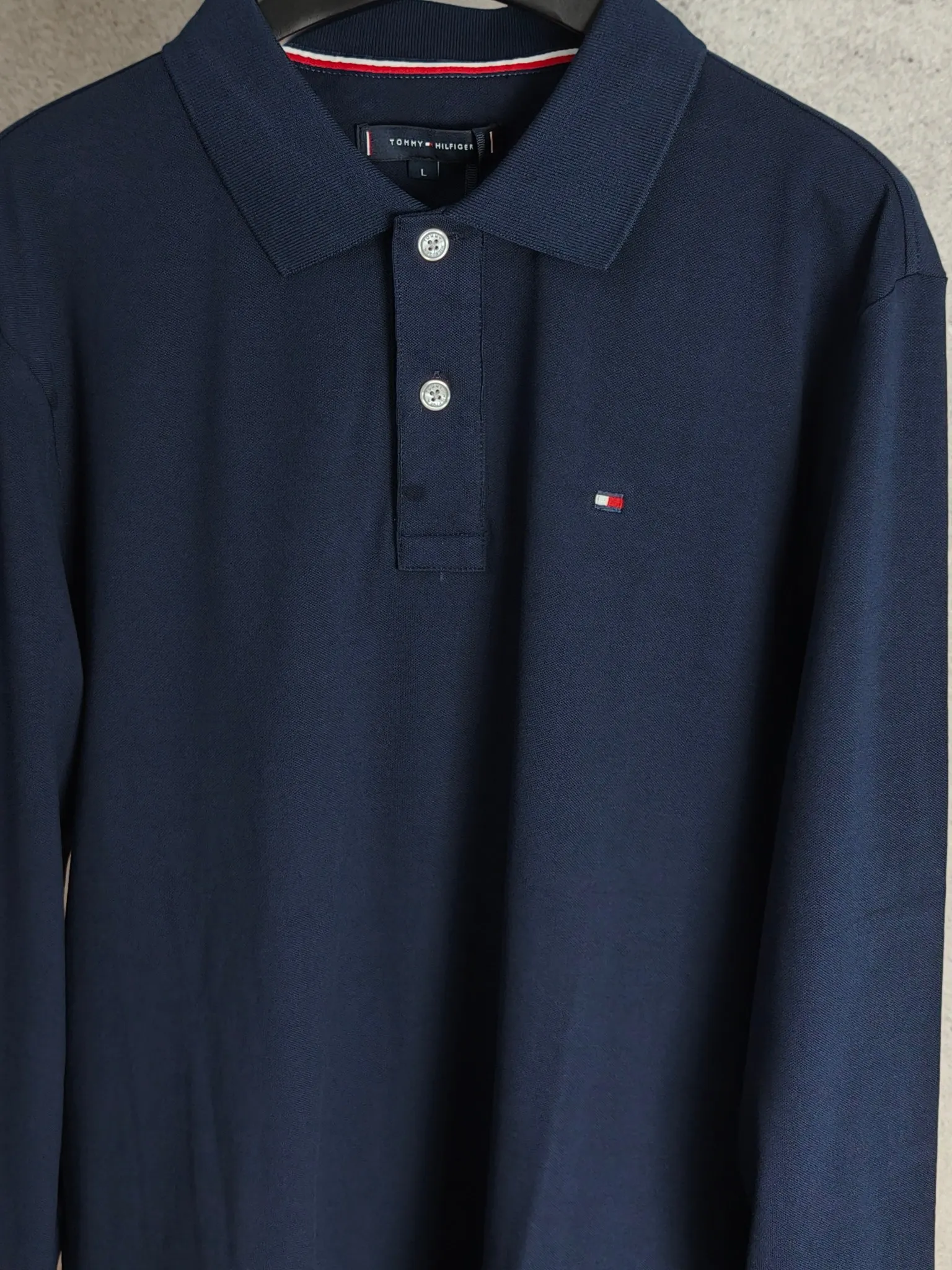 P200 Real shot quality High version Tommy embroidered polo shirt lapel long sleeves High-end quality Complete with three labels, comfortable and breathable, classic and simple, exquisite and fashionable, details show high-end quality Color: Black White Gray Navy Size: M-XXL